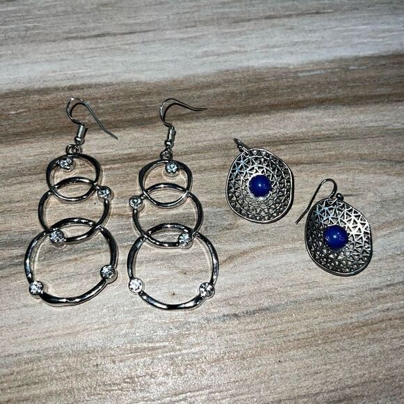 Stacked And Filagree Lot 2 Earrings Women’s Silver Tone Rhinestones / Blue Beads - Picture 1 of 7